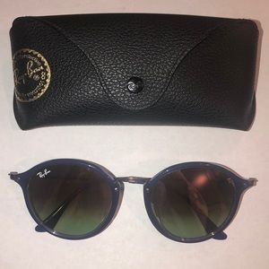 Rounded Navy Raybans
